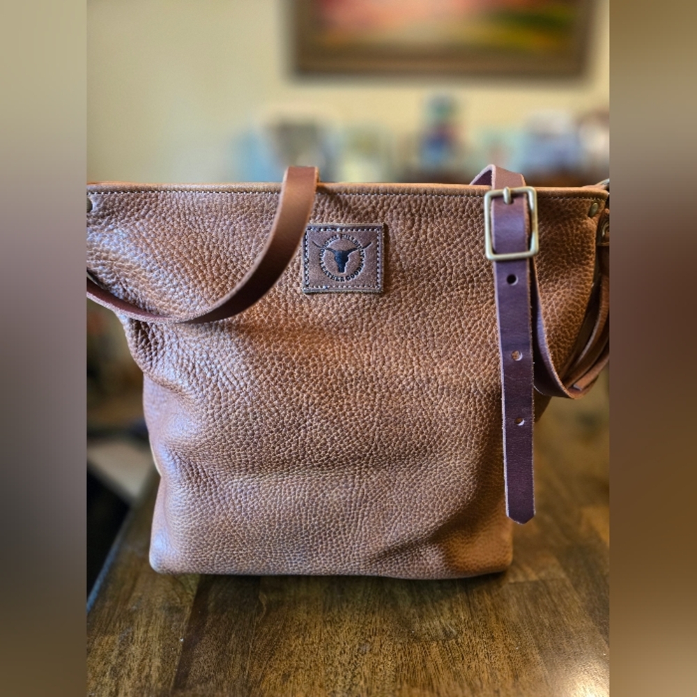 Coastal Hillbilly Mid-size Bucket Bag